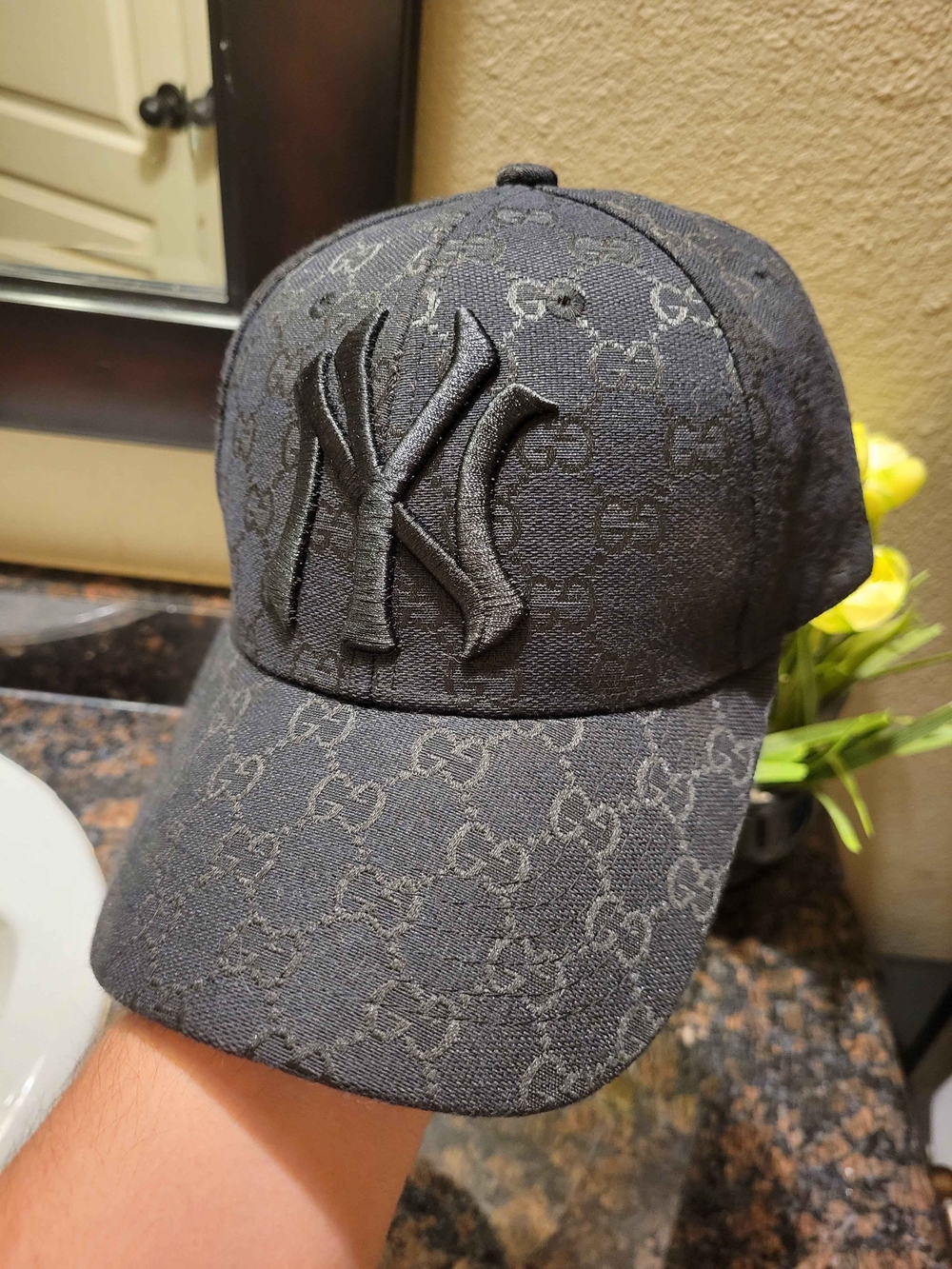 Gucci NY Logo Baseball Cap - Luxury Monogram Style - Picture 9 of 9
